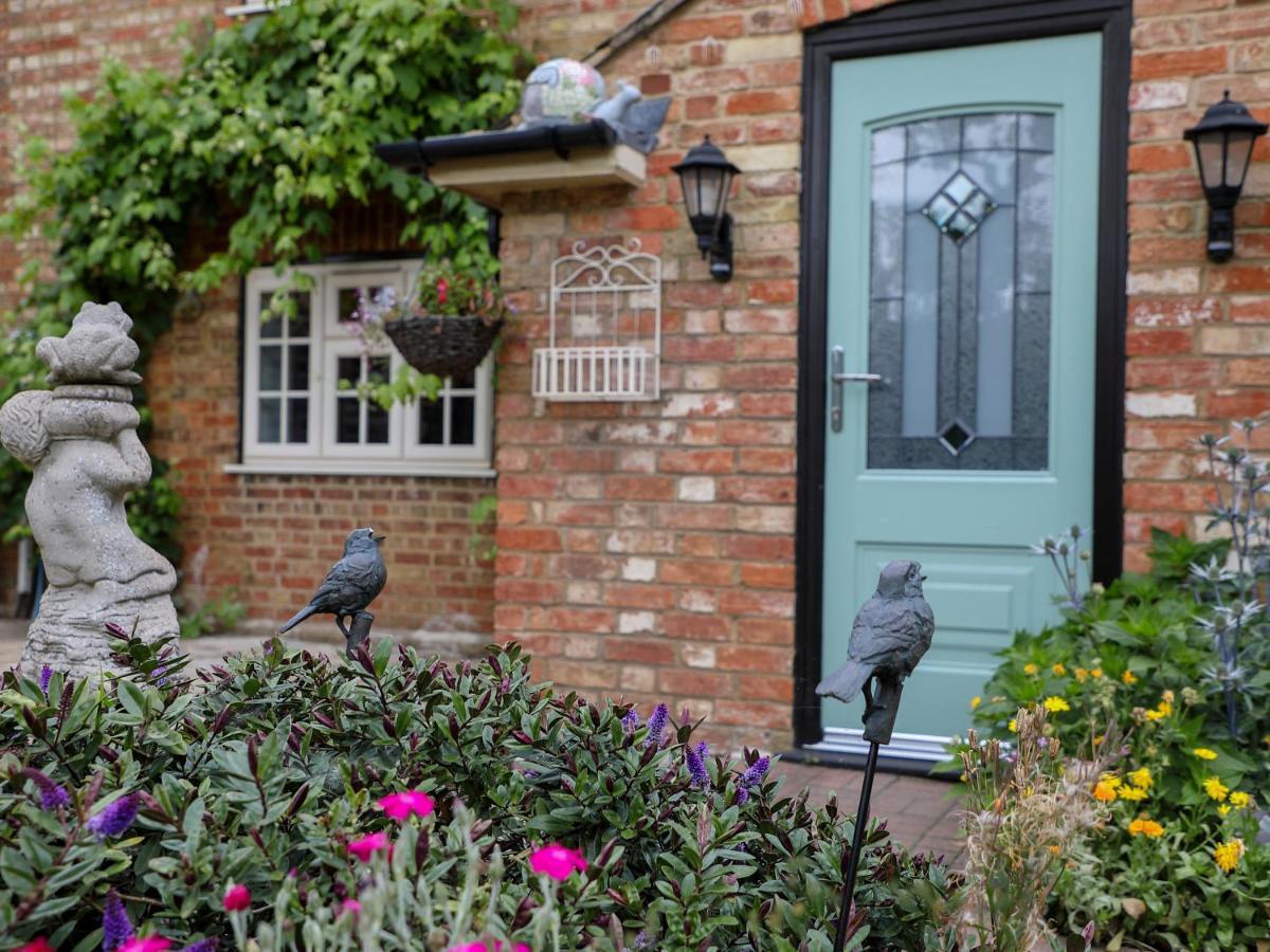 Woodleys Cottage Woburn Sands Bagian luar foto
